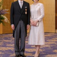 【女性】叙勲・褒章にふさわしい服装は？付き添いから受章者本人まで