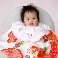 お宮参りのママ 赤ちゃんの服装は おすすめのレンタルスーツ ワンピース Ikina イキナ