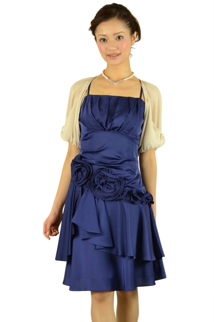 お誕生日パーティーの服装は シーン別コーデからサプライズネタまで大公開 Ikina イキナ