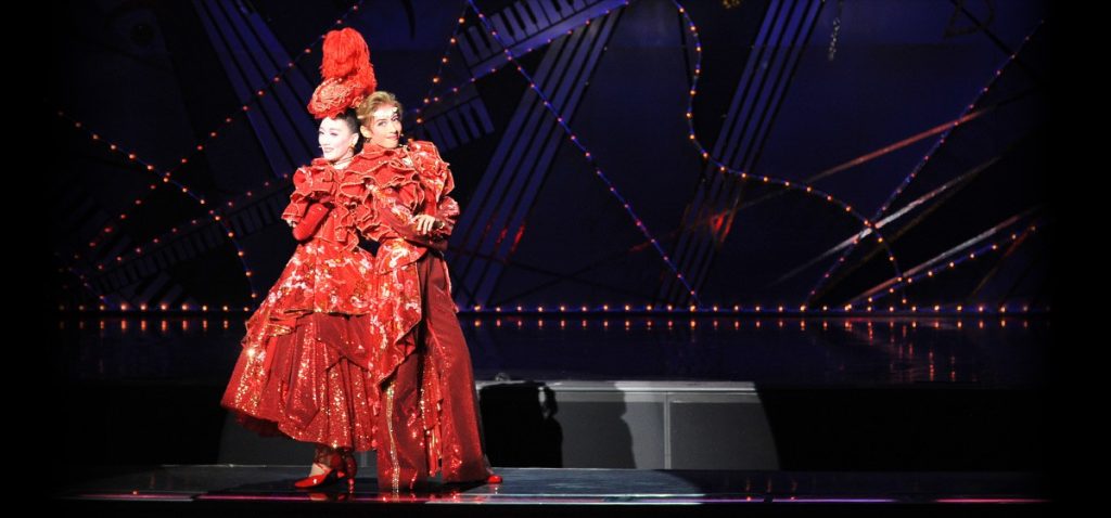 あなたも宝塚の虜 初めての観劇も安心 服装から暗黙のルールまで徹底解説 Ikina イキナ