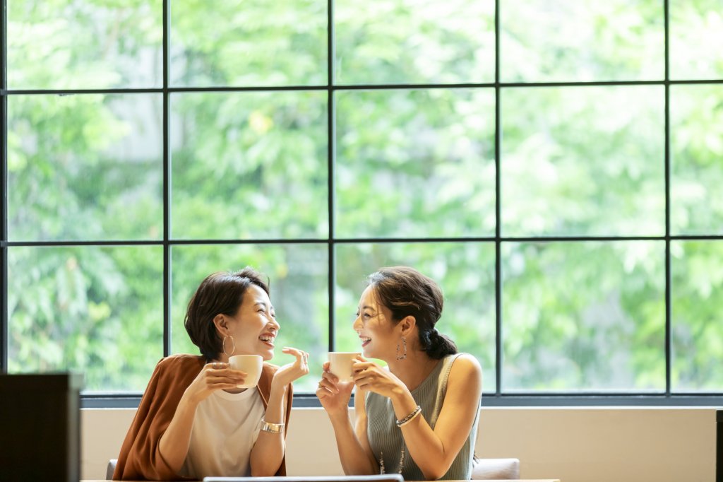 おしゃれカフェでの大人女子会