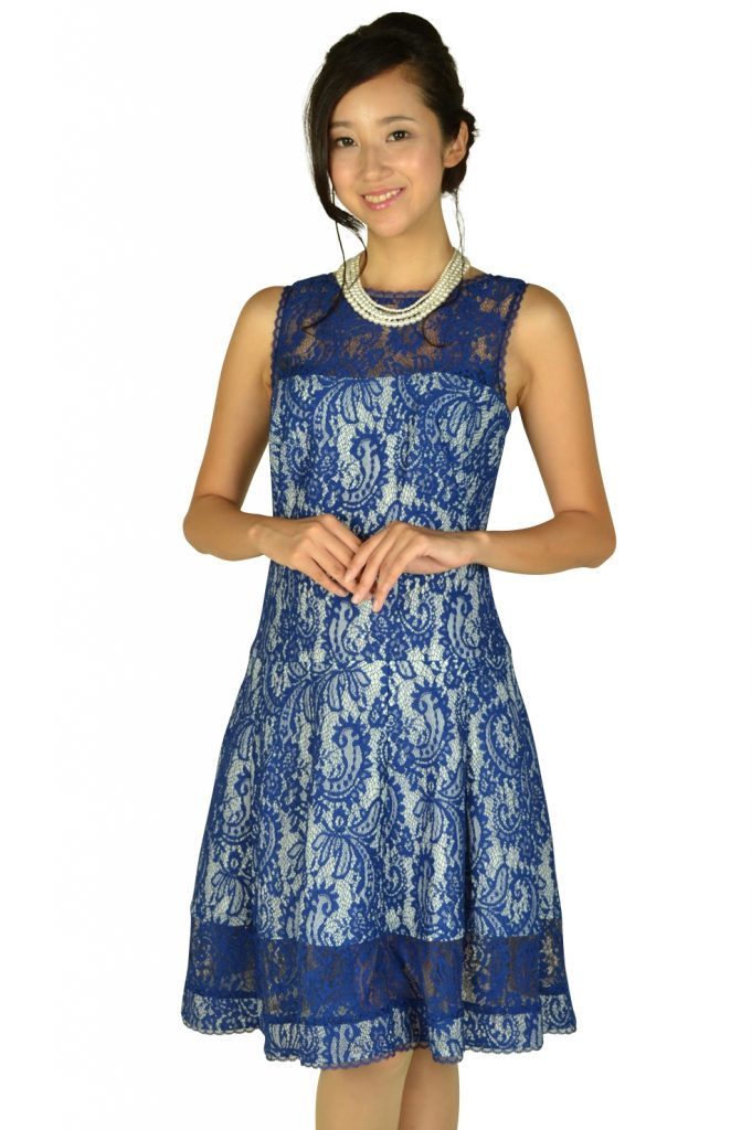 観劇の 年代別 大人服装 マナーはコレ 外さない おしゃれコーデ Ikina イキナ