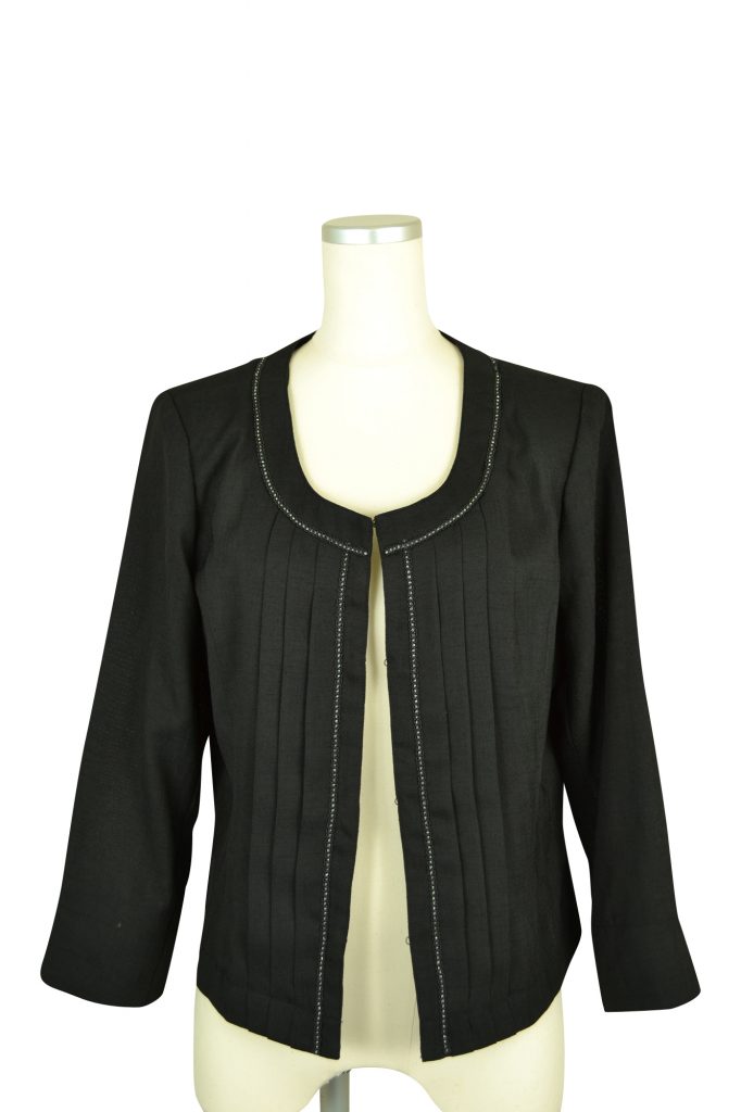 正装 フォーマル とは 準礼装や礼服 スーツとの違い 女性向け Ikina イキナ