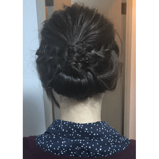 ヘアセットやメイクは美容院に行くべき?