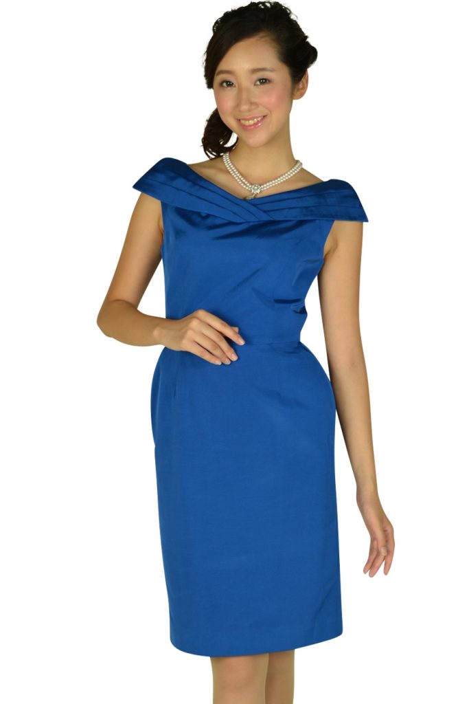 青はクールで知的カラー ブルードレスで 賢く美しく を目指そう Ikina イキナ