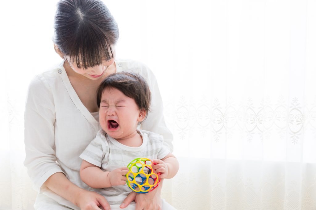 子供が泣いたら早目に退出