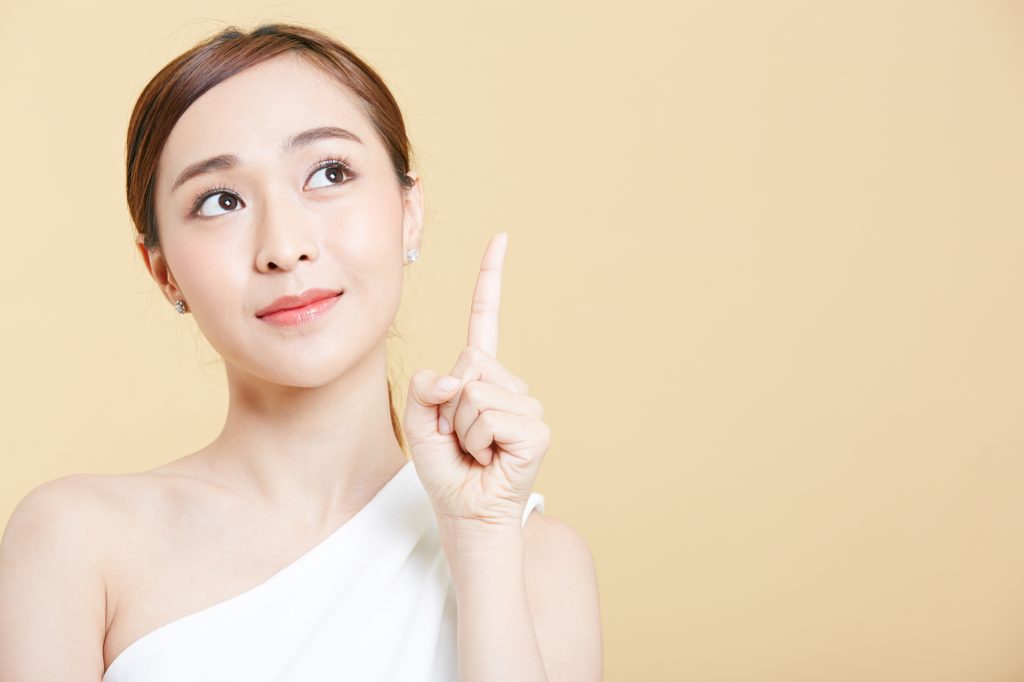 ブラウンカラー(茶色)のドレスは 着用するメリットがたくさん!