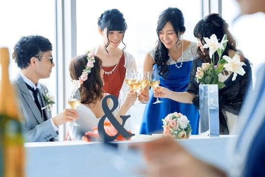 会社関係の結婚式のパーティードレス選び