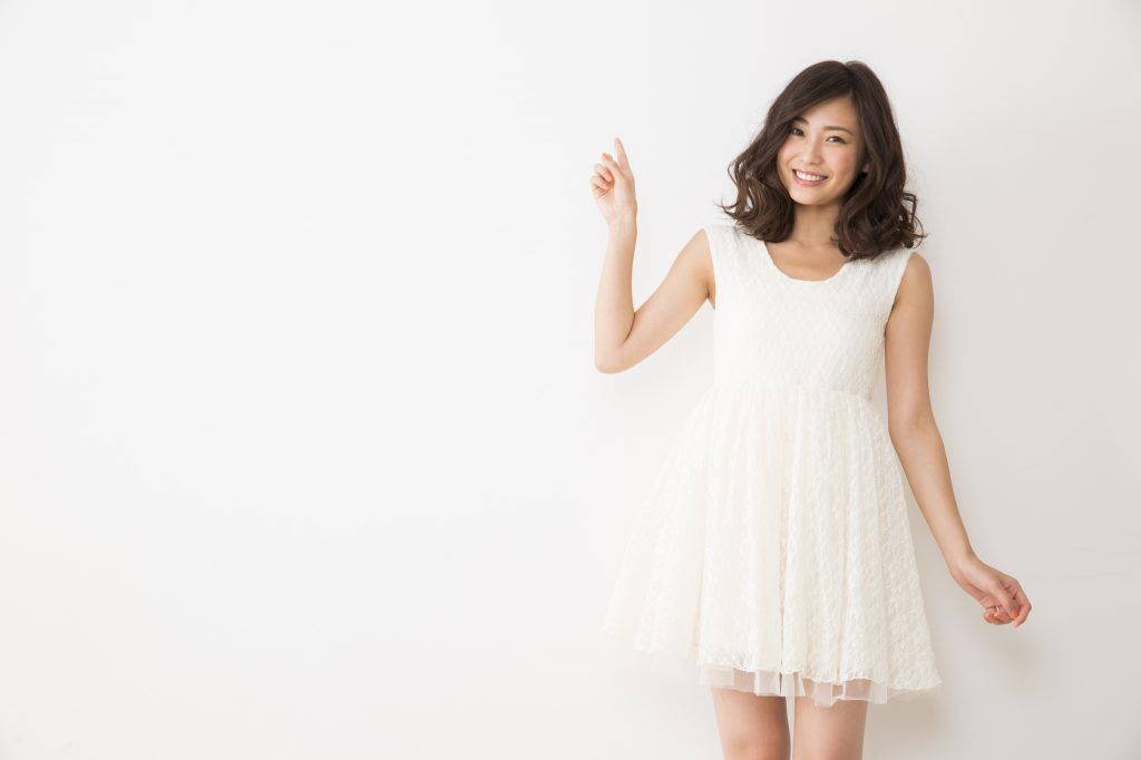 結婚式での白のパーティーワンピースはNG