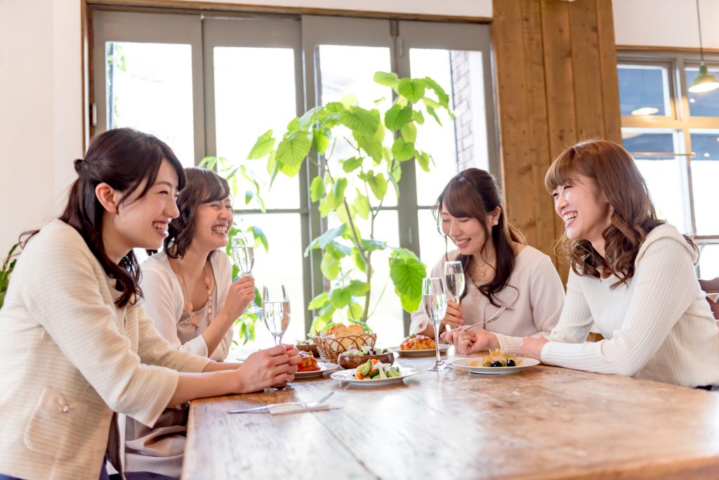 カフェや居酒屋での二次会・同窓会