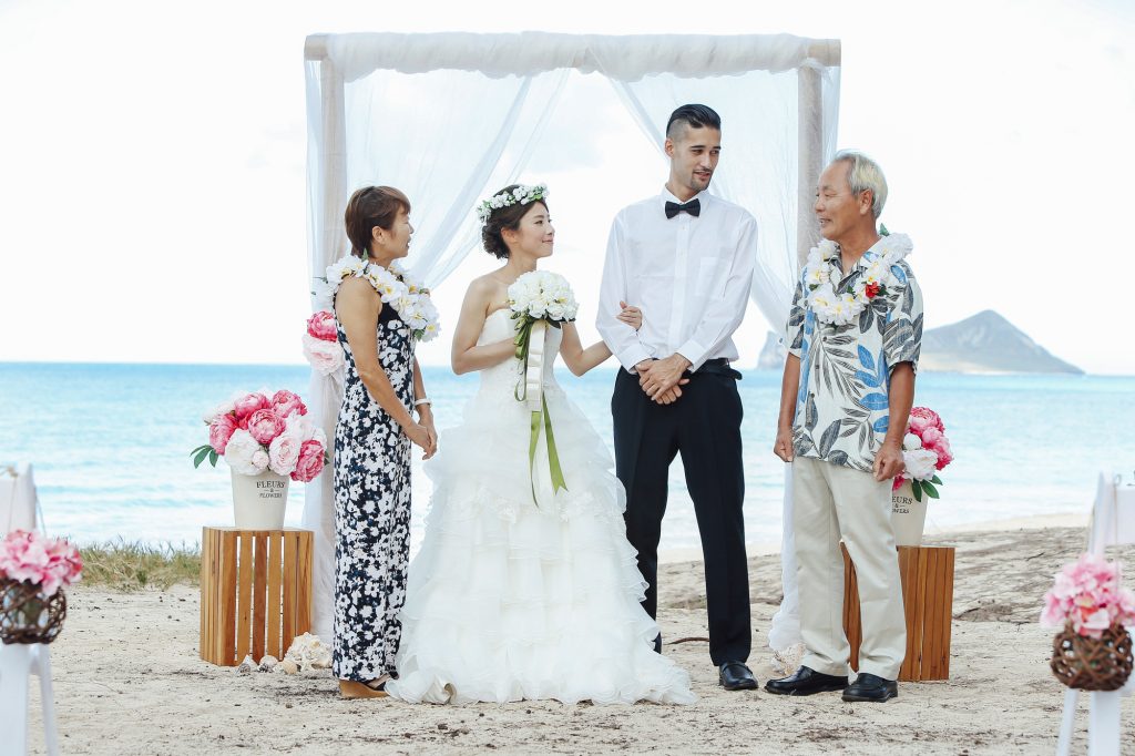 グアム結婚式お呼ばれ 常夏の島の服装もこれで完璧 Ikina イキナ