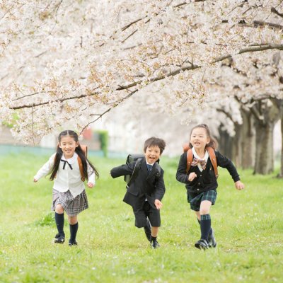 入園式ママにふさわしいスーツ 服装マナー おしゃれなコーデ術も Ikina イキナ