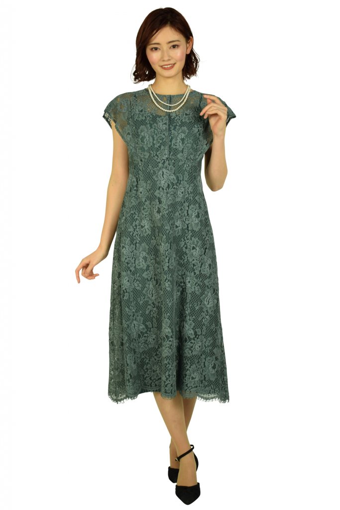 観劇の 年代別 大人服装 マナーはコレ 外さない おしゃれコーデ Ikina イキナ