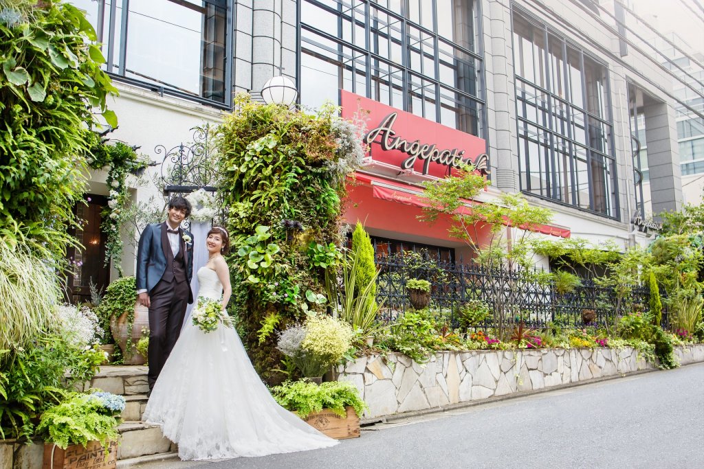 アンジェパティオの結婚式お呼ばれ 緑あふれる渋谷のおしゃれレストラン Ikina イキナ