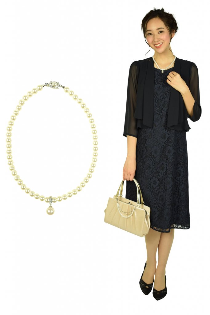 親族の結婚式服装マナー 女性向け 年代に合ったおすすめドレス Ikina イキナ