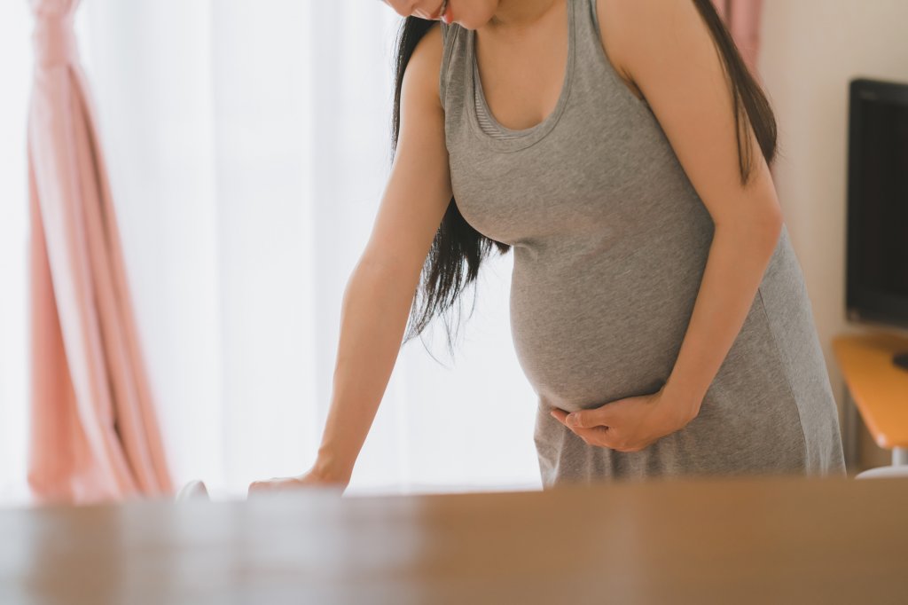 妊娠後期に参列する際の注意点