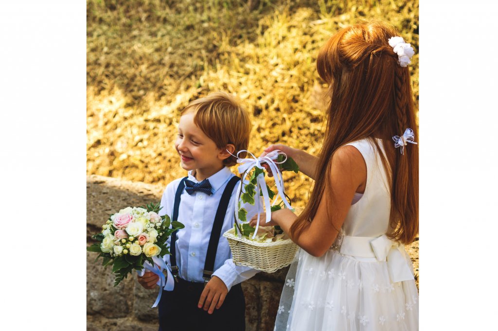 結婚式の子供の服装はどうする？マナー＆おすすめフォーマルウェア IKINA (イキナ)