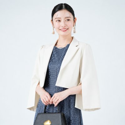 会社の忘年会・新年会で浮かない服装は？女性向けおすすめコーデ