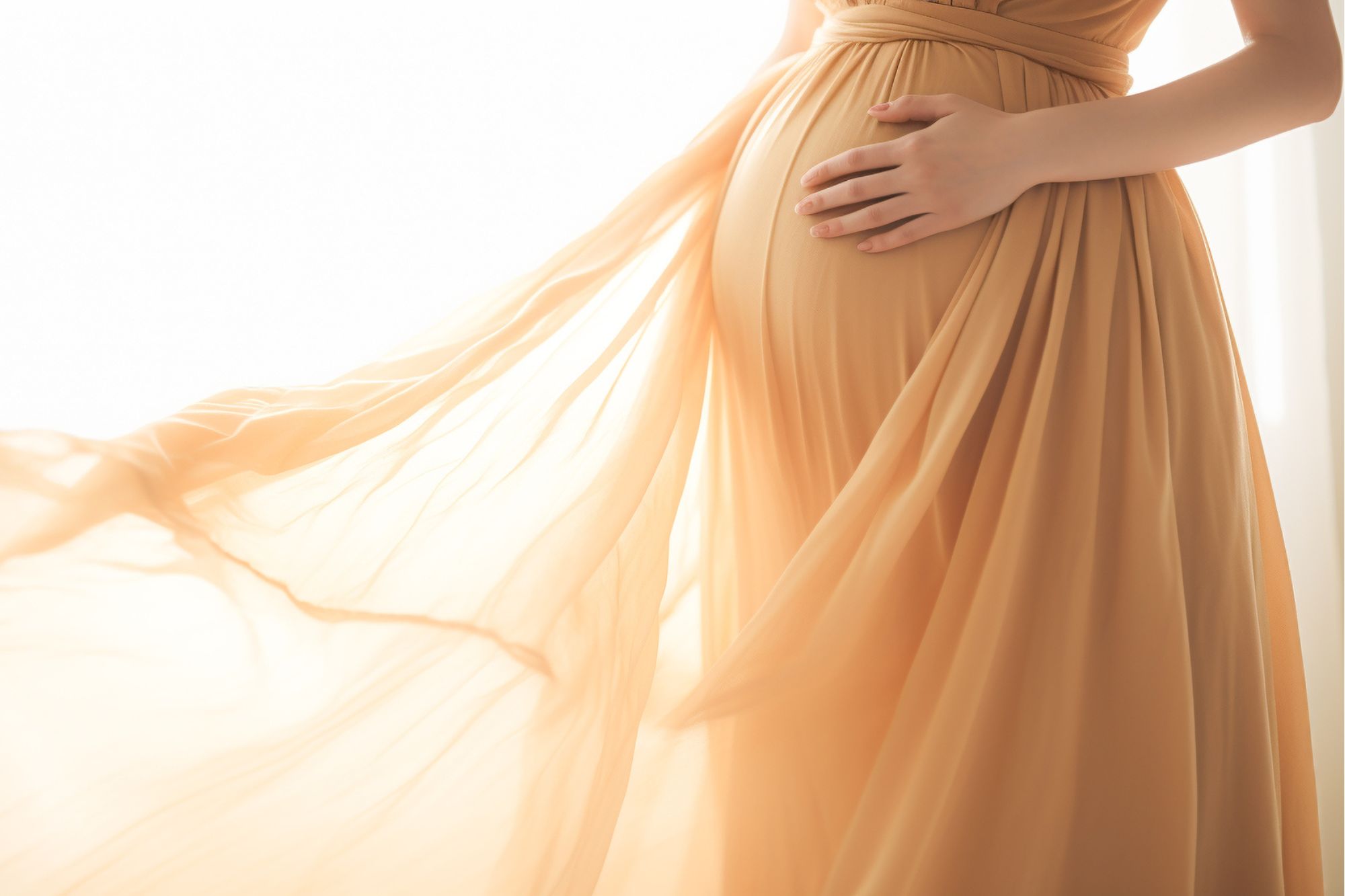 妊娠中の結婚式お呼ばれドレスの選び方・妊婦におすすめの服装