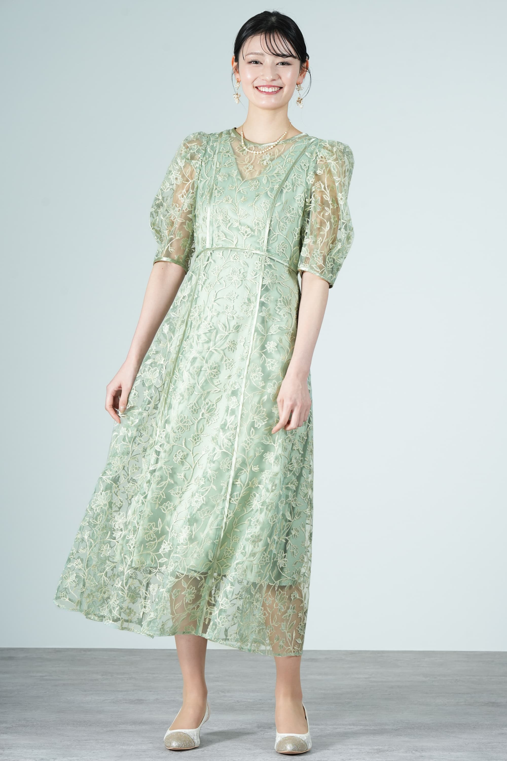 LILY BROWN フラワーラメ刺繍ミントドレス