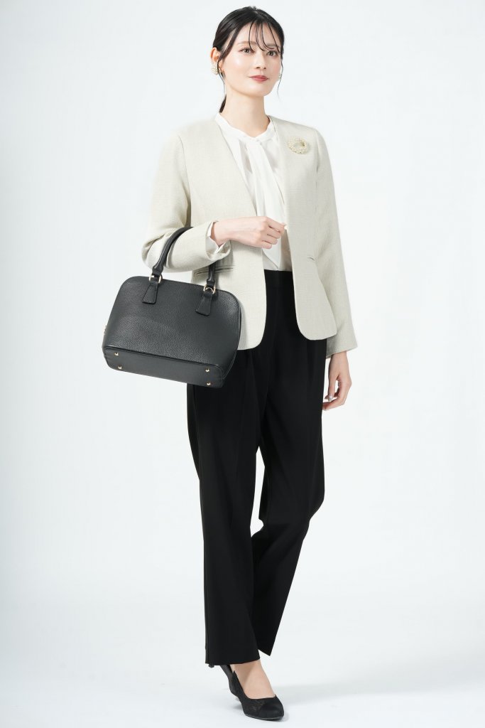 B:MING by BEAMS ラメ織ツイード調アイボリー×ブラックパンツスーツセット