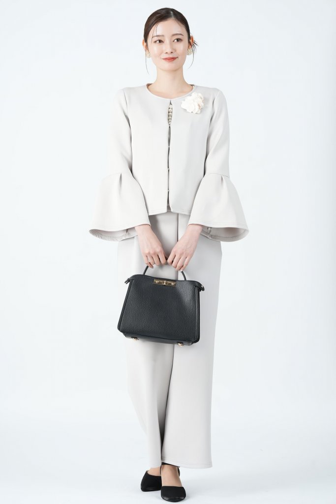 White Joola ハイストレッチグレージュパンツスーツセット