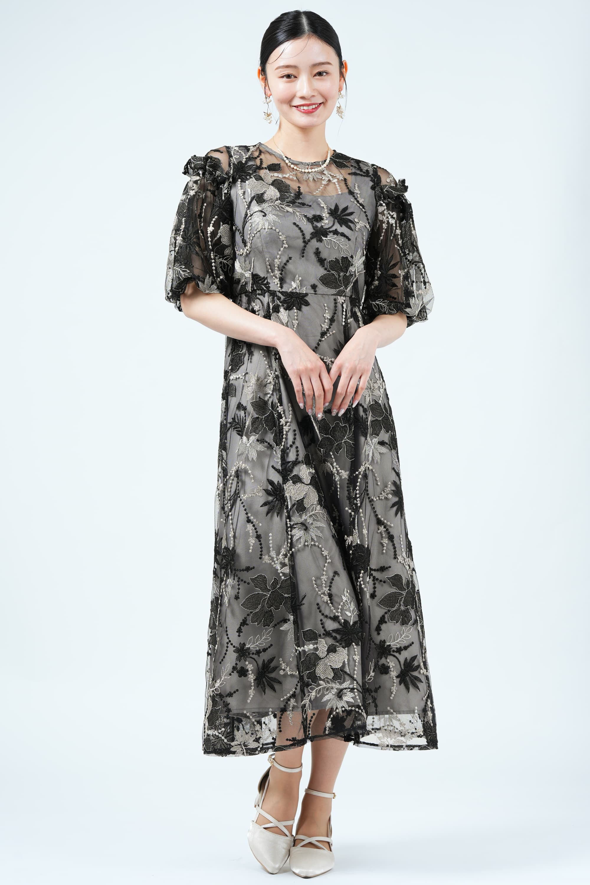 mebelle muse 配色フローラル刺繍ブラックドレス(LL)
