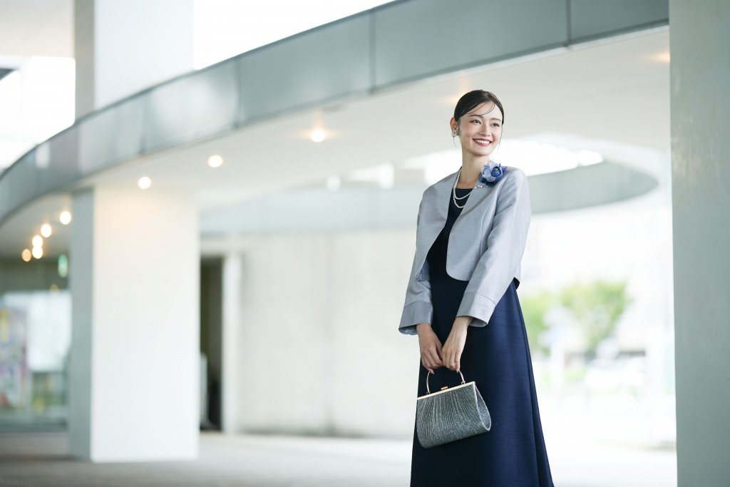 結婚式の母親ドレスはどこで買う?選び方とおすすめレンタルドレス特集
