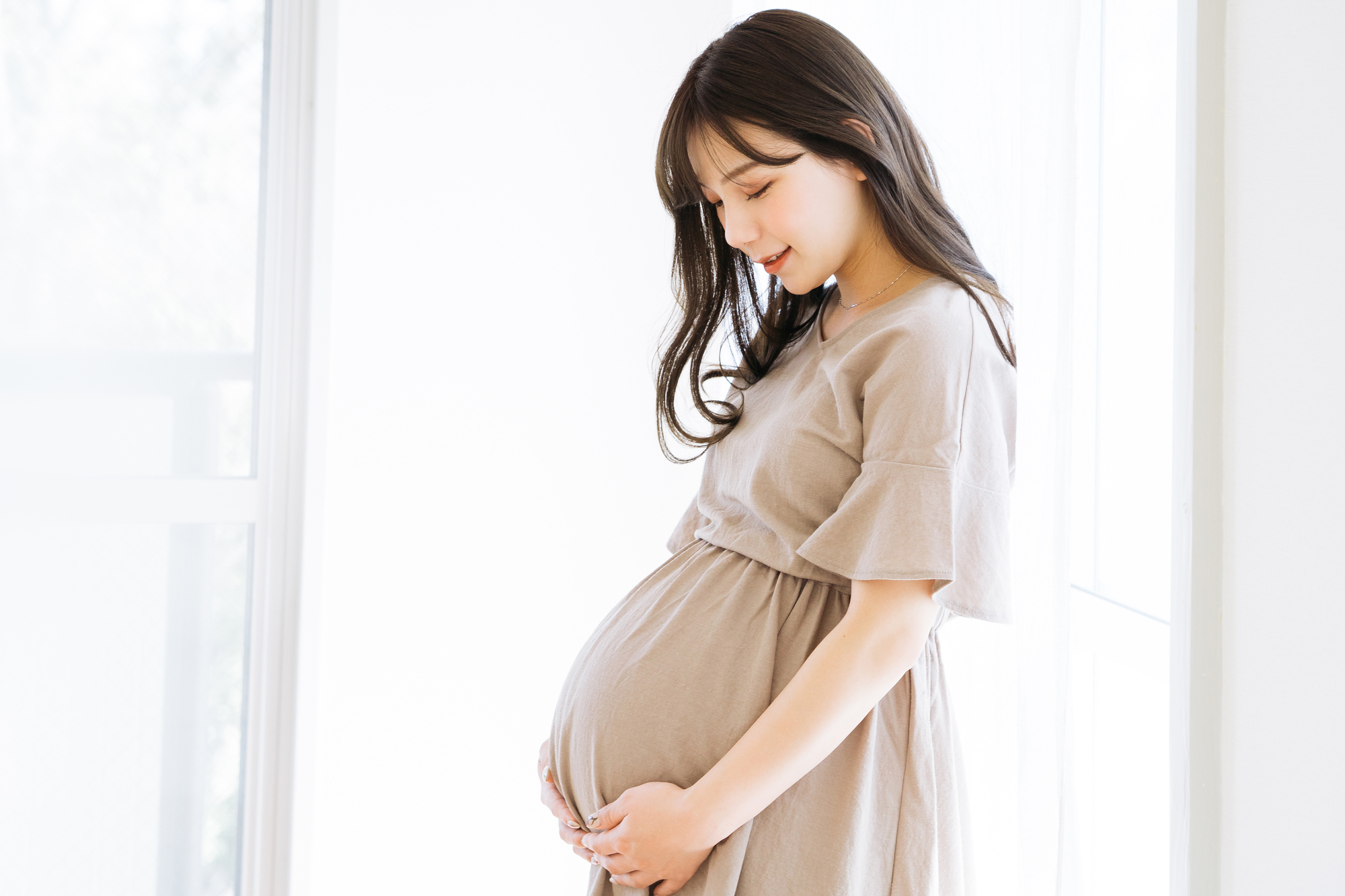 マタニティドレスはどこで買う？冒頭画像