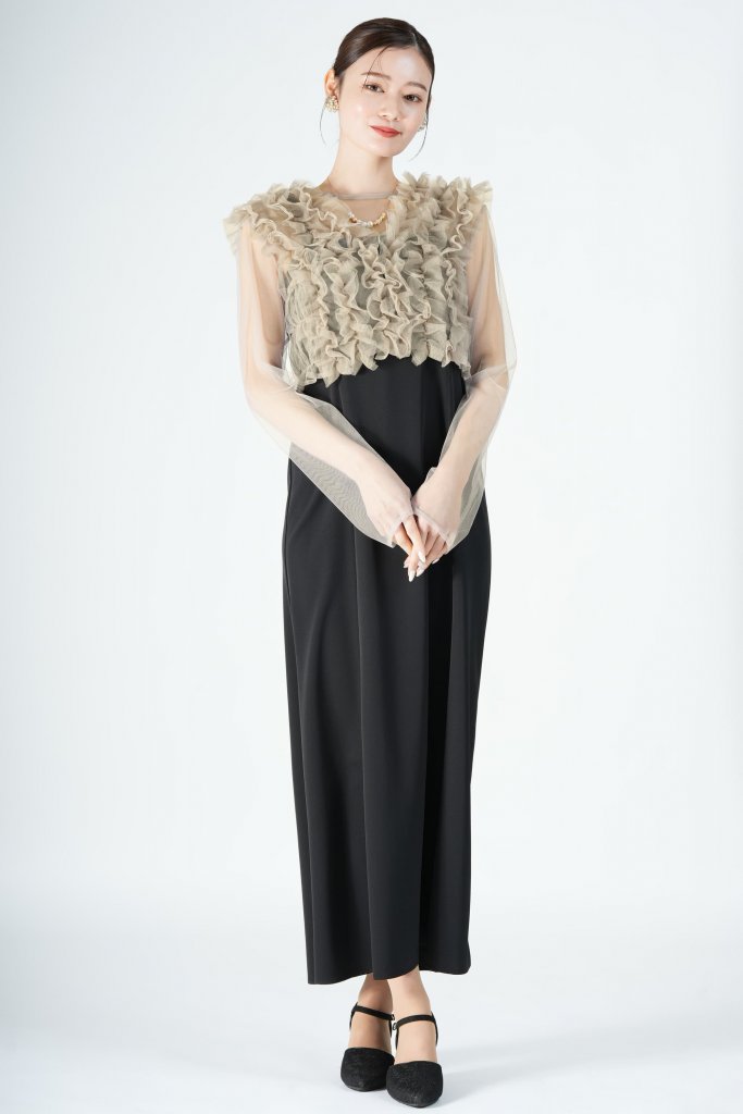 et.UNiVER アーバンフリルベストブラック×ベージュドレス