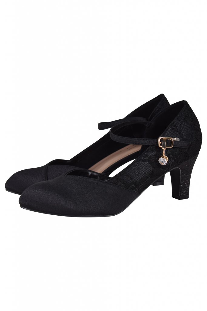 Climb Vカットチャーム付きブラックパンプス