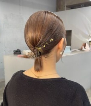 タイト仕上げのミニマルローポニー