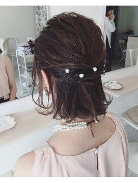 ほぐしニュアンスの王道ハーフアップ