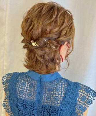 ふんわりニュアンスの華やかハーフアップ