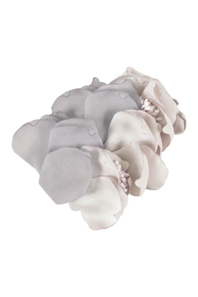 UNITED ARROWS green label relaxing 柔らかフラワーライトグレーコサージュ