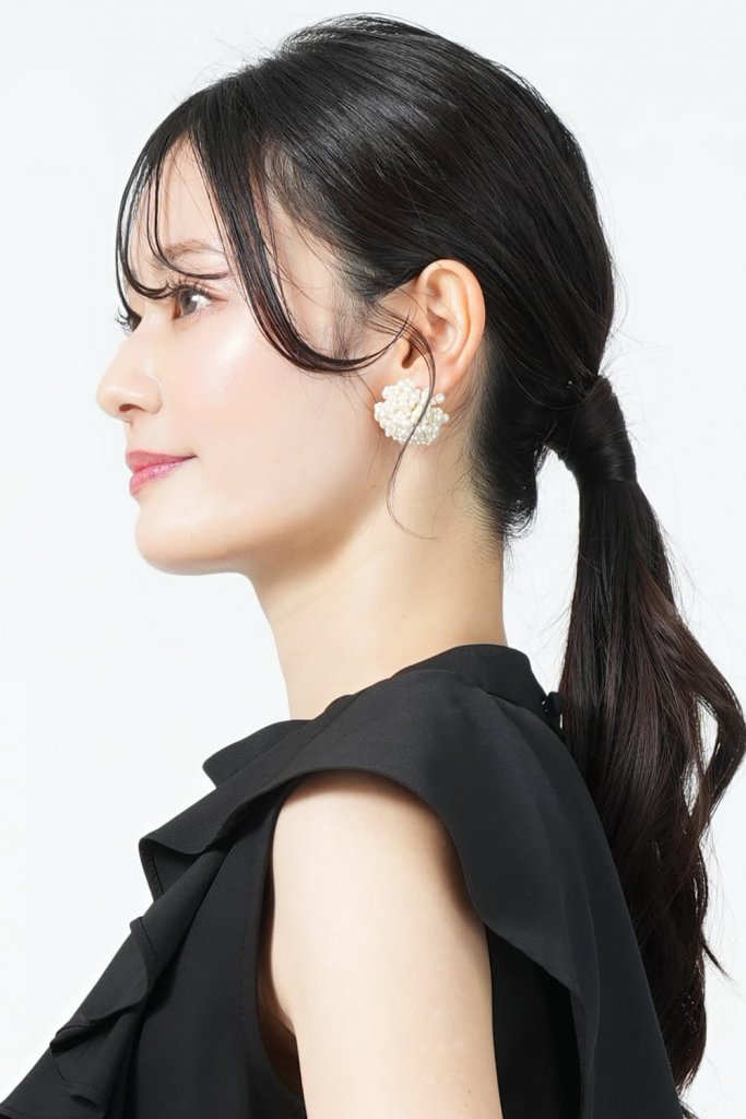 MAYGLOBE by Tribaluxe 小粒パールボリュームホワイトイヤリング