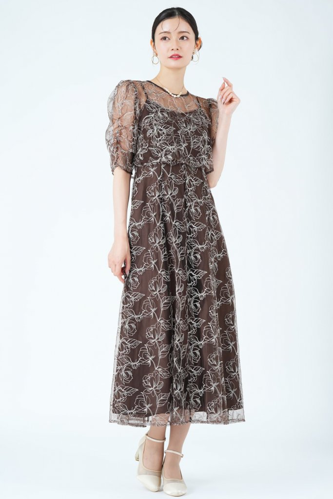 レイヤードフローラル刺繍ブラウンドレス