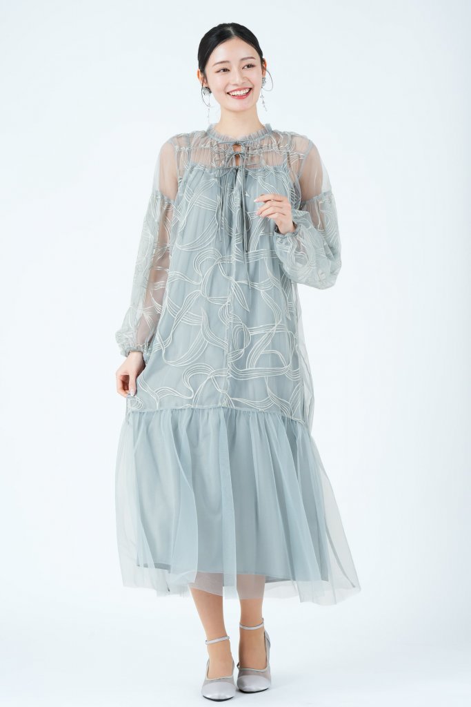 Dorry Doll フロートライン刺繍ブルードレス