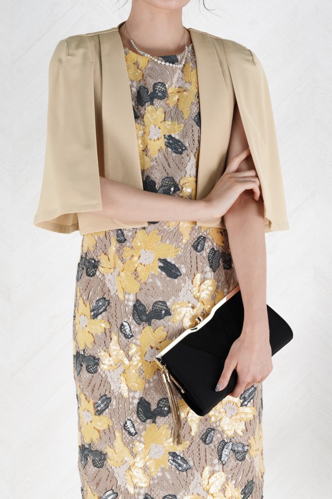 Karen シンプルケープ袖ベージュジャケット