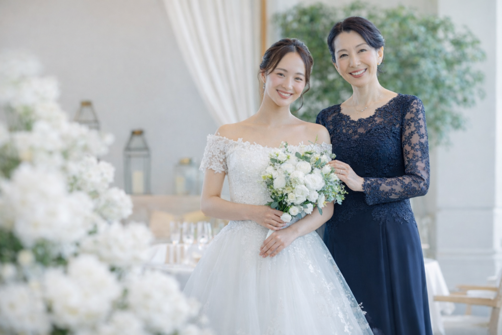 50代の結婚式の服装マナーは？失敗しない大人のドレスコーデ