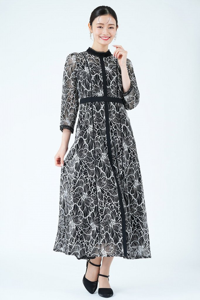 Callarus スタンドカラー花柄レースブラック×ホワイトドレス