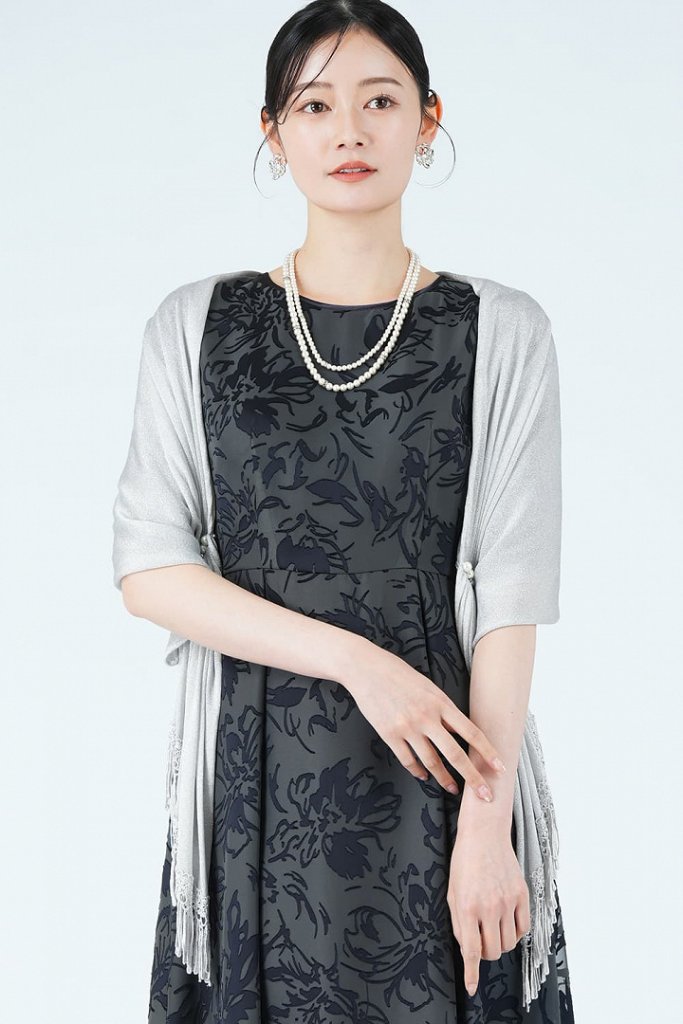 mebelle muse シアーラメ×パール留め具シルバーショール