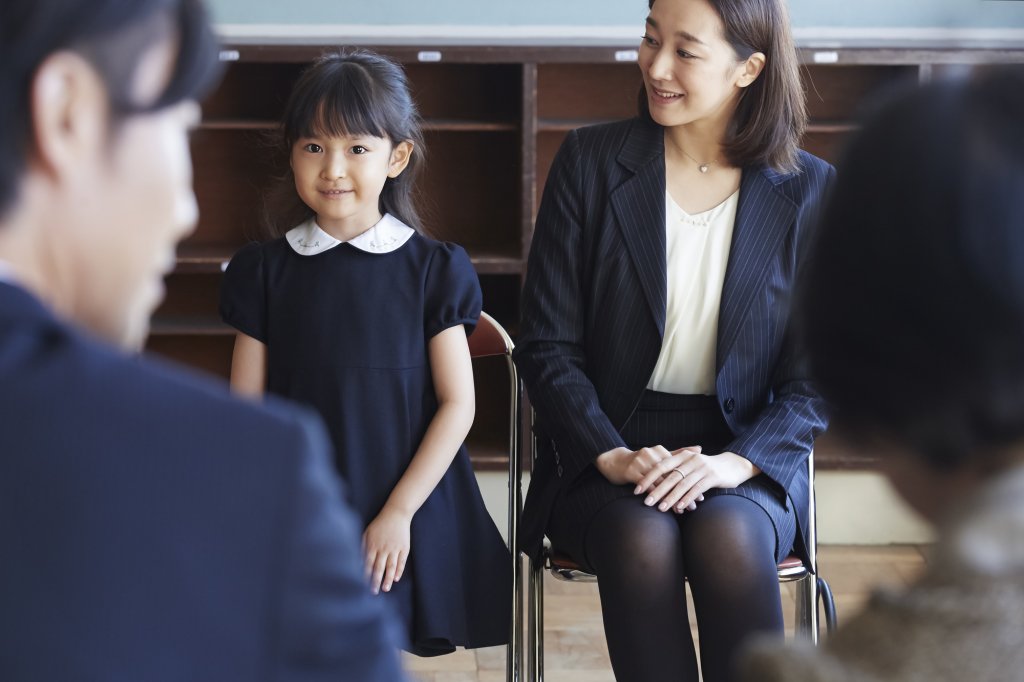 お受験スーツの色は濃紺じゃないとダメ？