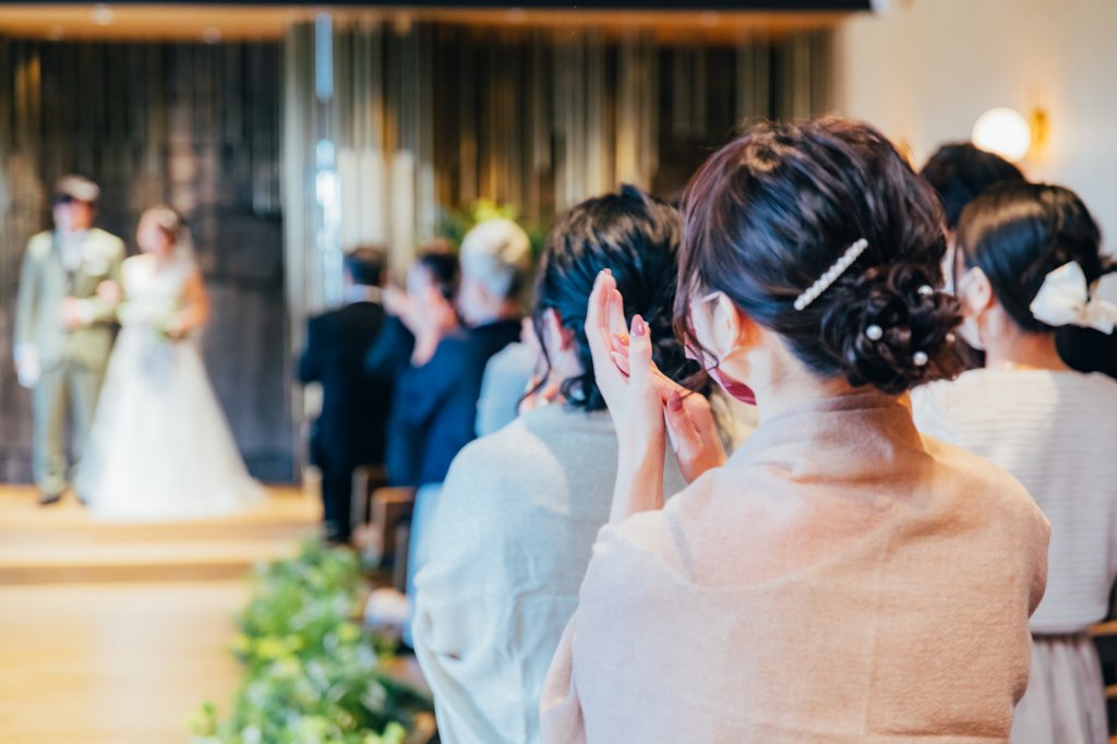 妊娠中に結婚式に呼ばれたら…出席しても大丈夫？