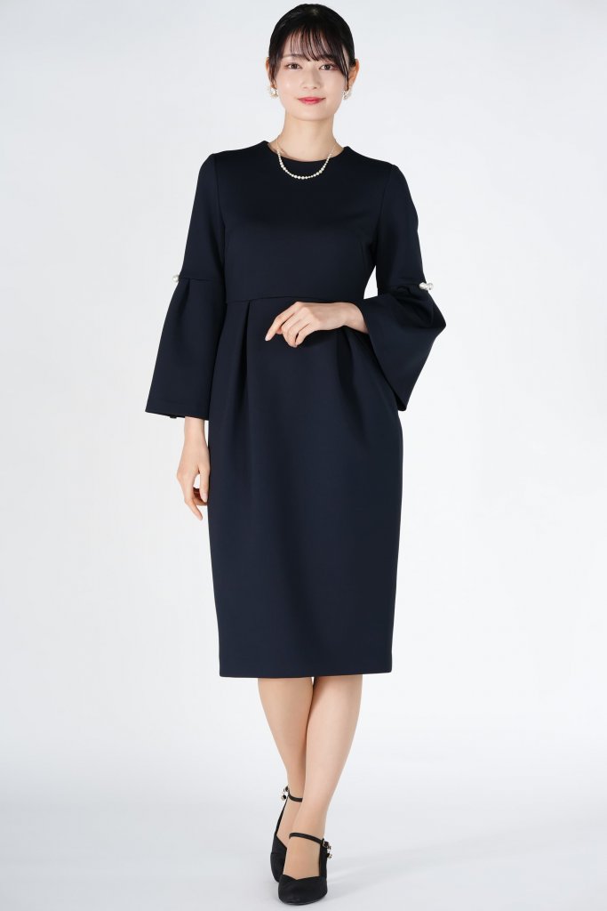  UNITED ARROWS フレア袖パールコクーンネイビードレス