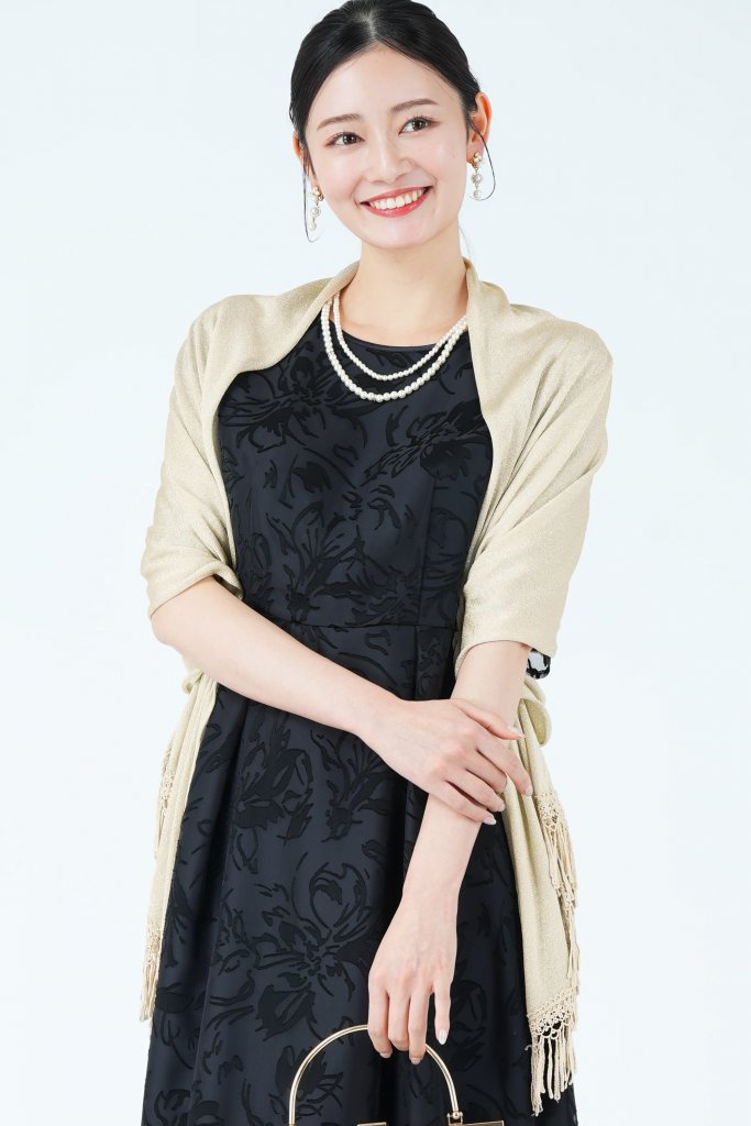 mebelle muse シアーラメ×パール留め具シャンパンショール